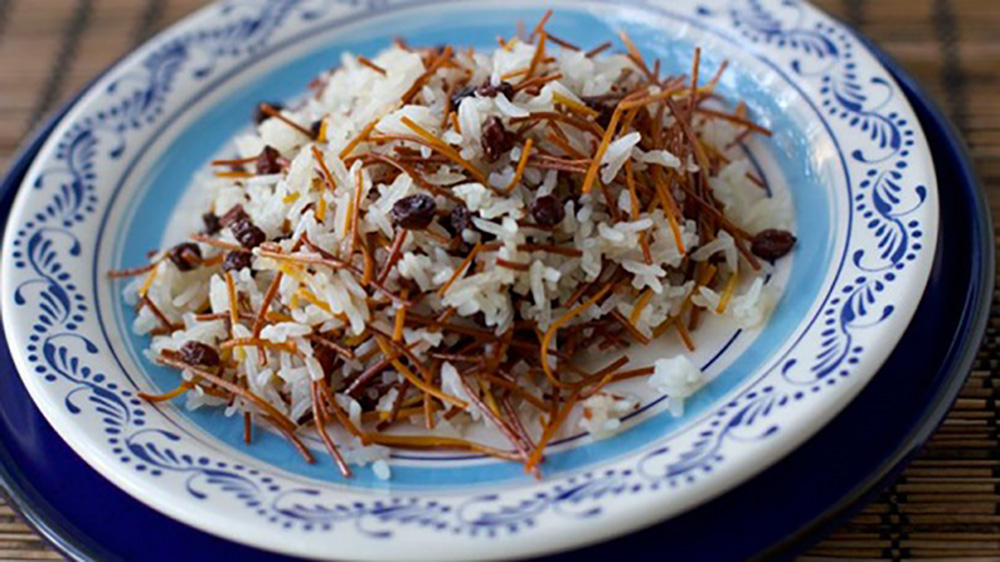 Reshteh Polow (Rice with Noodles)