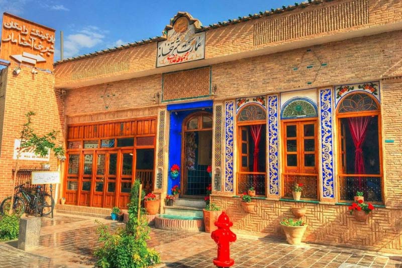 sharbatkhane firuz cafe in isfahan