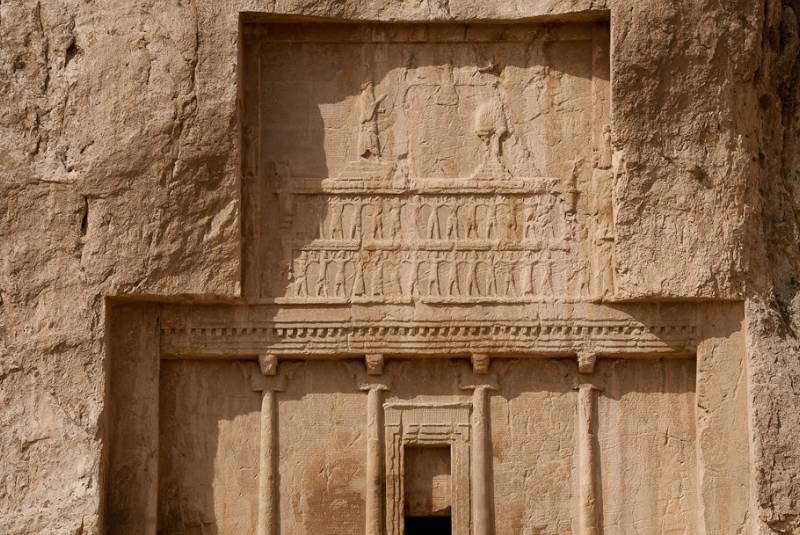 royal tomb persepolis