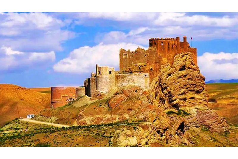 The Architecture How high is Alamut Castle