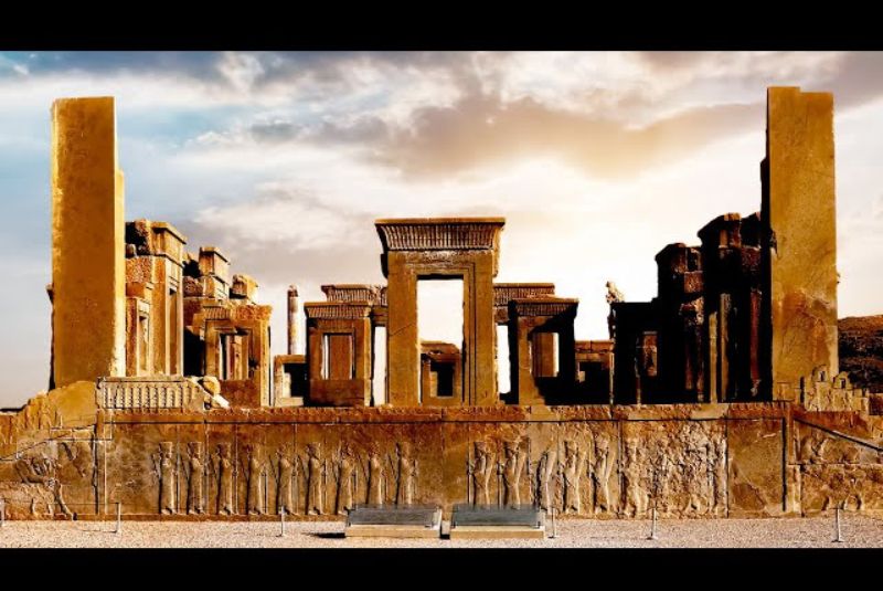 9. Attractions like Persepolis and Naqsh-e Rustam