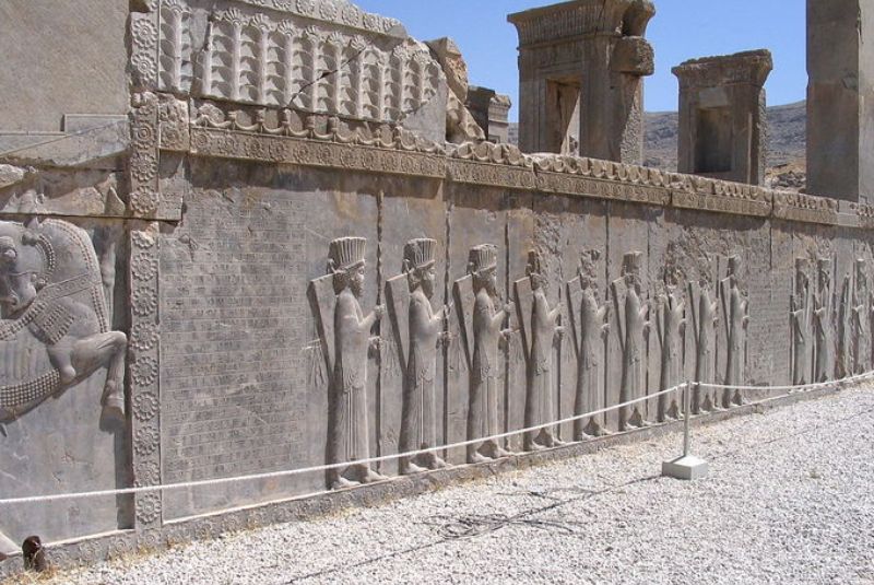 Purpose of the Frieze of Archers in Persian Architecture