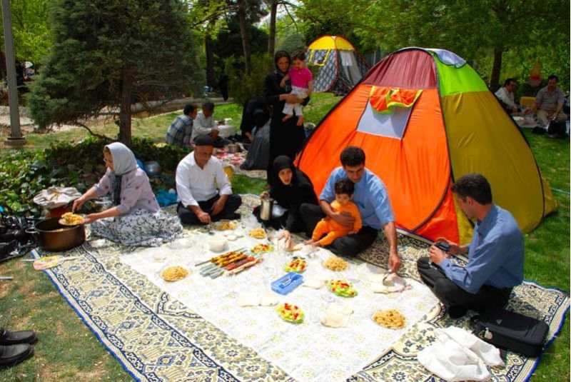 Sizdah Bedar Festival in Iran: A Vibrant Celebration of Nature ...