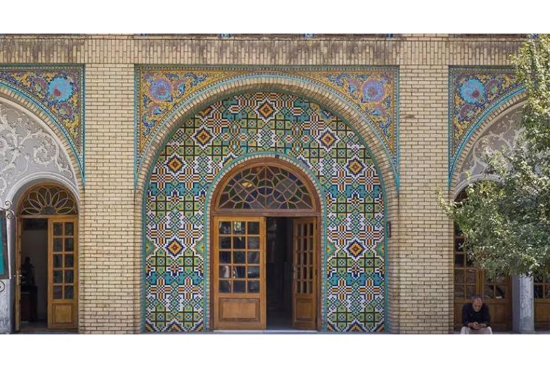 Domes and Archways of Abyaz palace