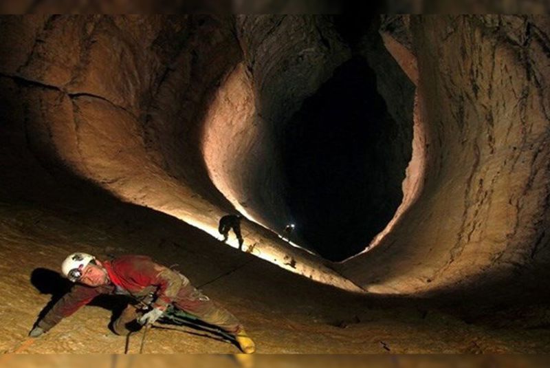 The Parau Cave (Everest of the Caves)