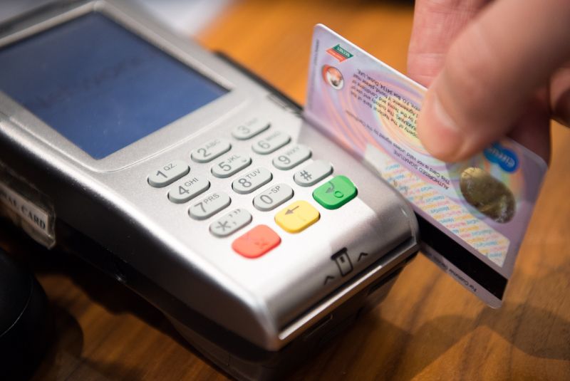 Benefits and Drawbacks of Using Prepaid Cards in Iran