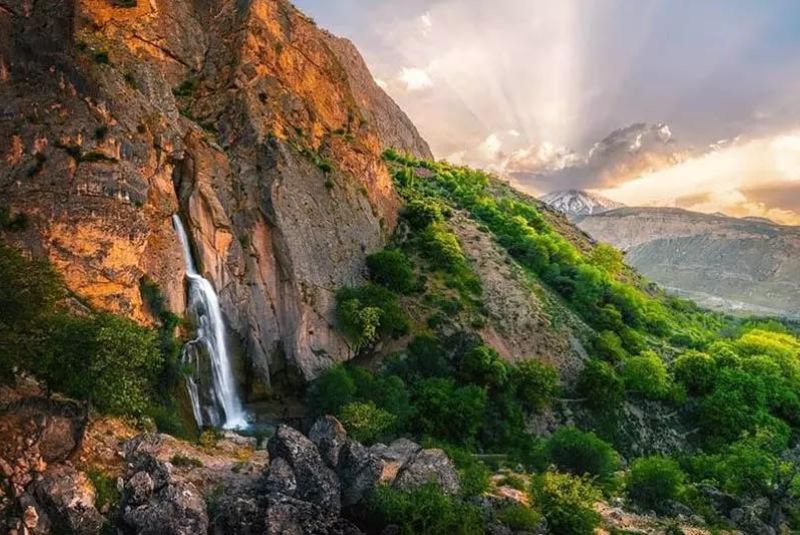 Shahandasht Waterfall