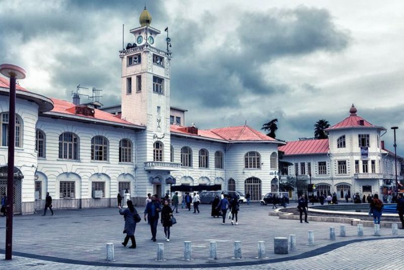 Shahrdari Square Palace