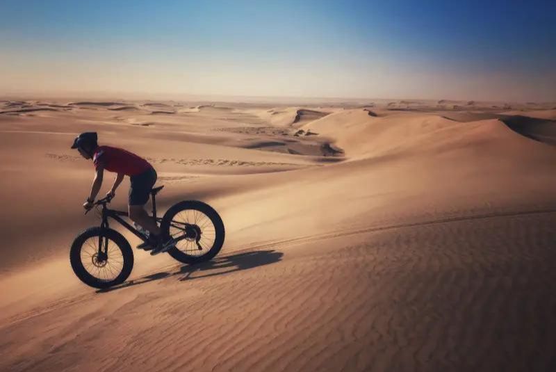 Cycling in Central Deserts