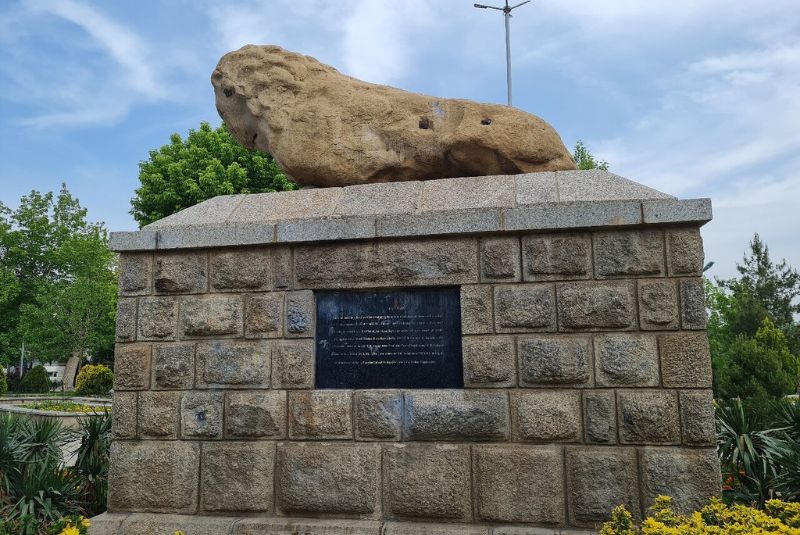 Stone Lion Statue in Hamadan History