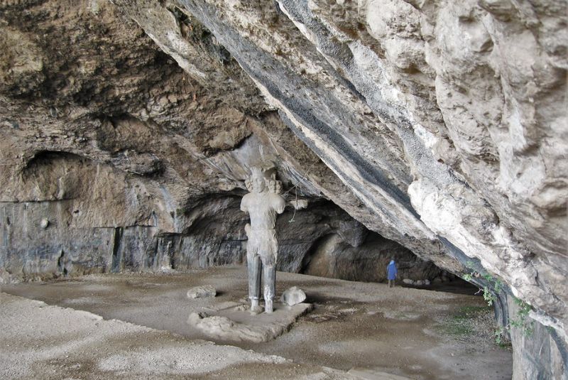 The Magnificent Shapoor Statue Cave