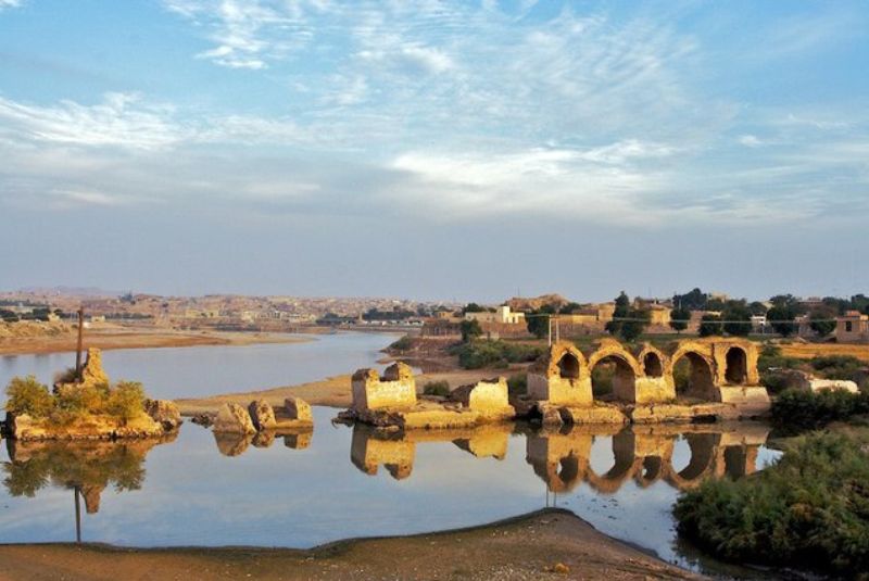 Architectural Features of Shadorvan Bridge